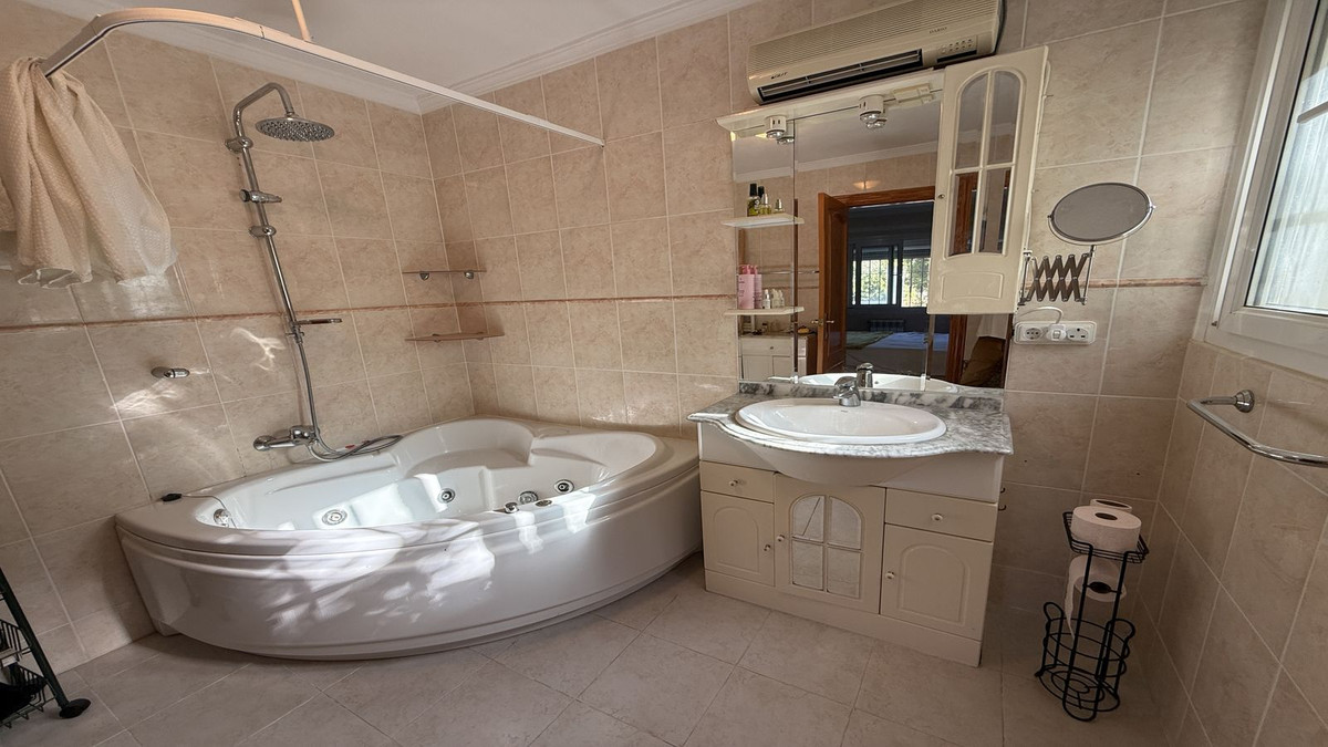 Finca for sale in Alhaurín de la Torre