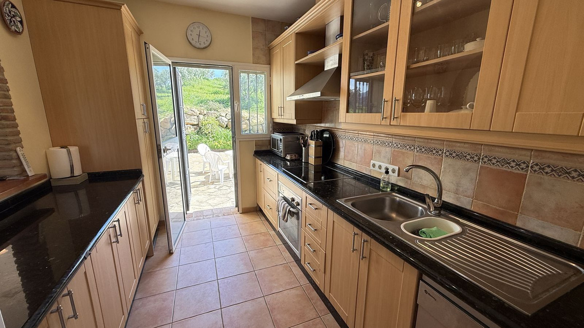 Finca for sale in Alora