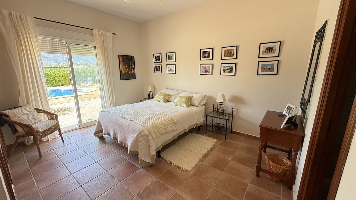 Finca for sale in Alora