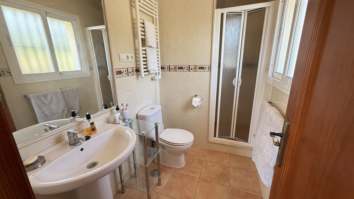 Finca for sale in Alora