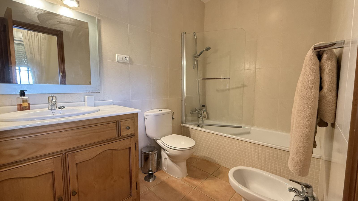 Finca for sale in Alora