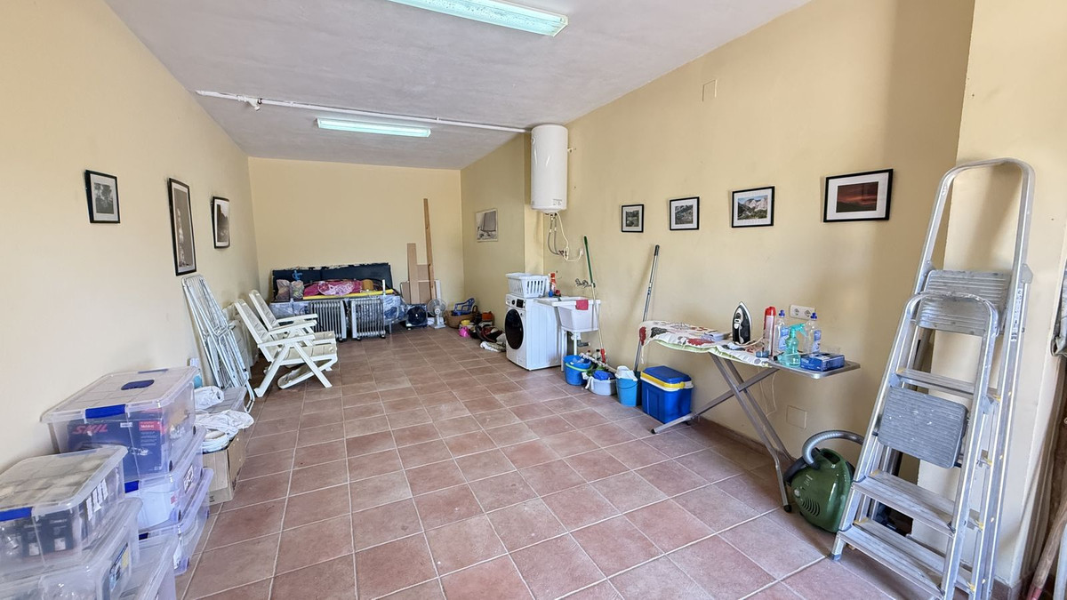 Finca for sale in Alora