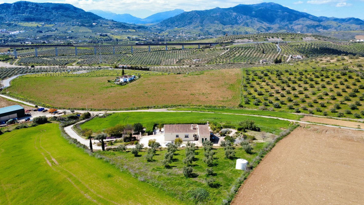 Finca for sale in Alora