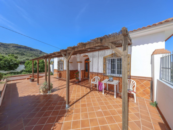 Finca for sale in Alora