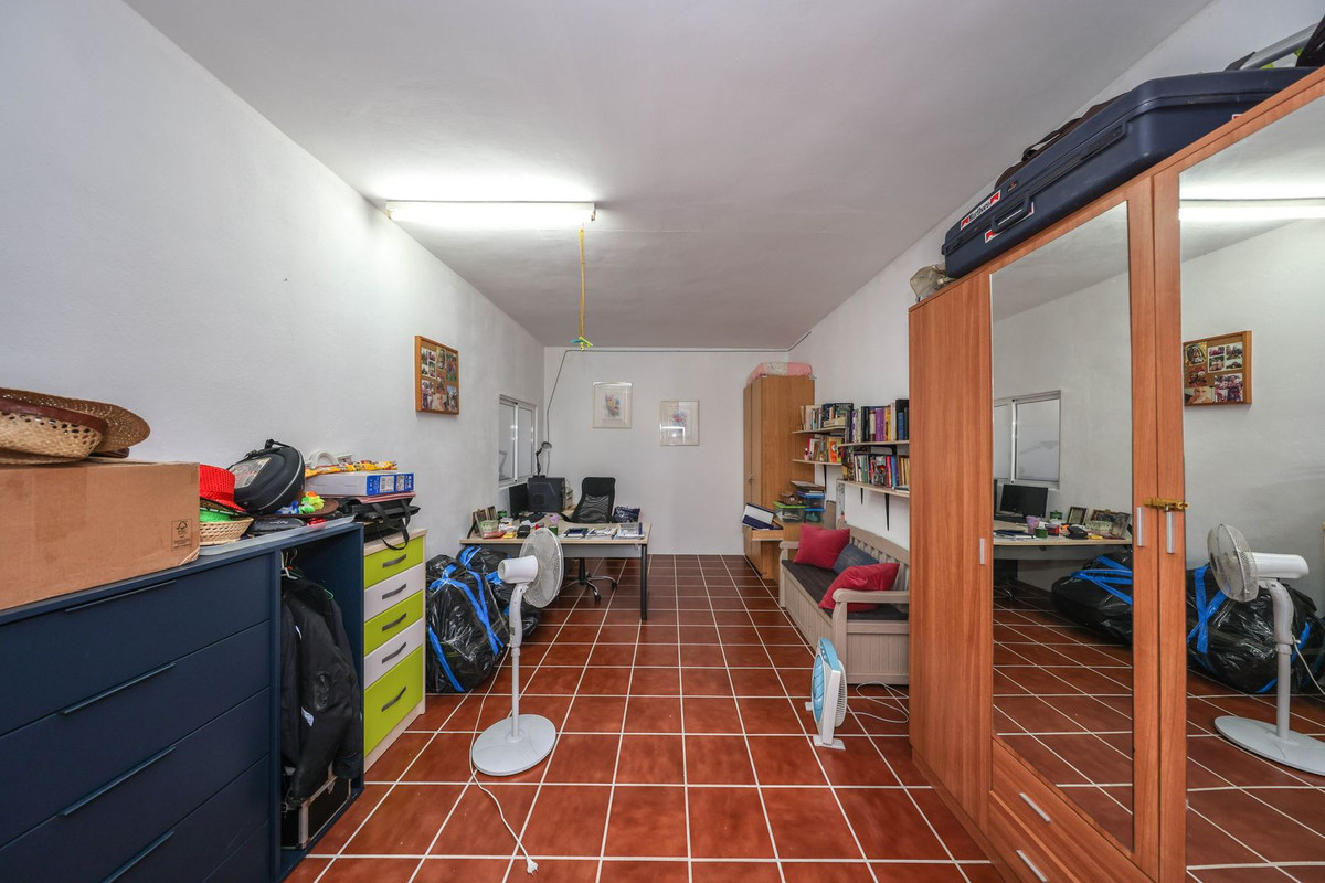 Finca for sale in Alora