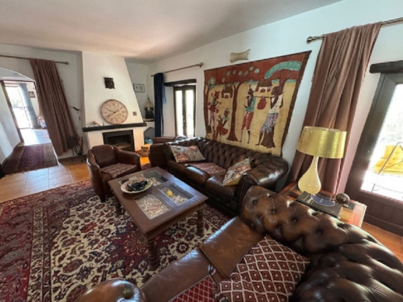 Finca for sale in Casares