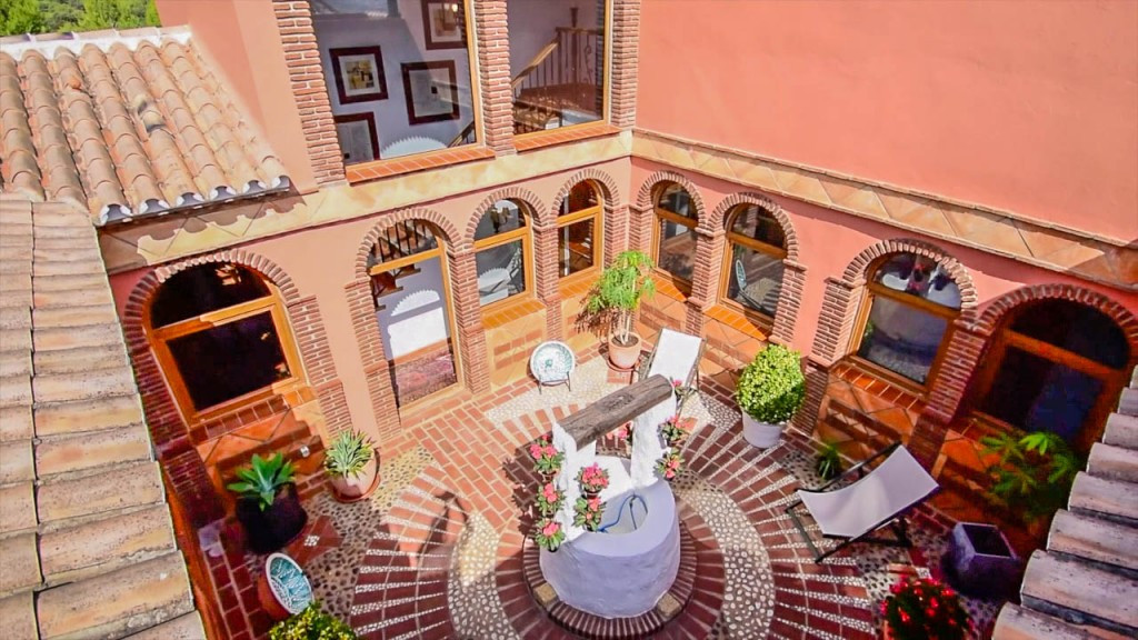 Finca for sale in Coín