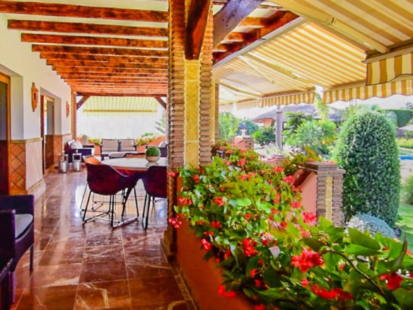 Finca for sale in Coín