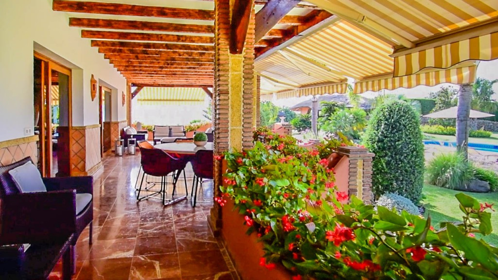 Finca for sale in Coín