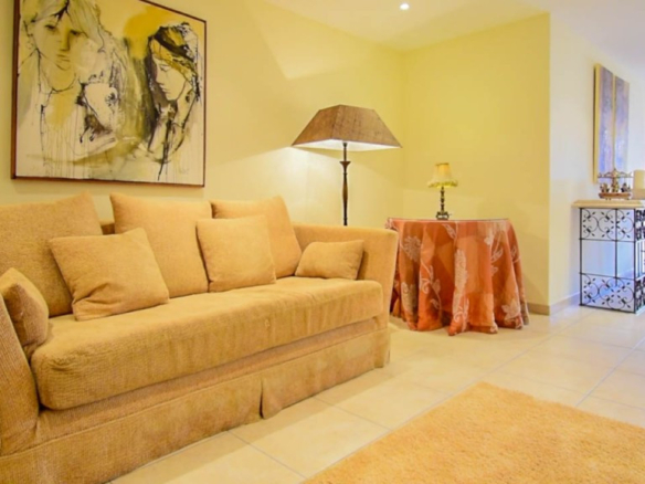 Finca for sale in Coín