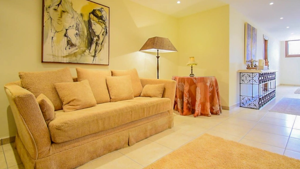 Finca for sale in Coín