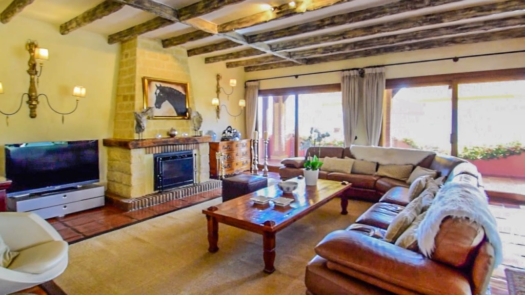 Finca for sale in Coín