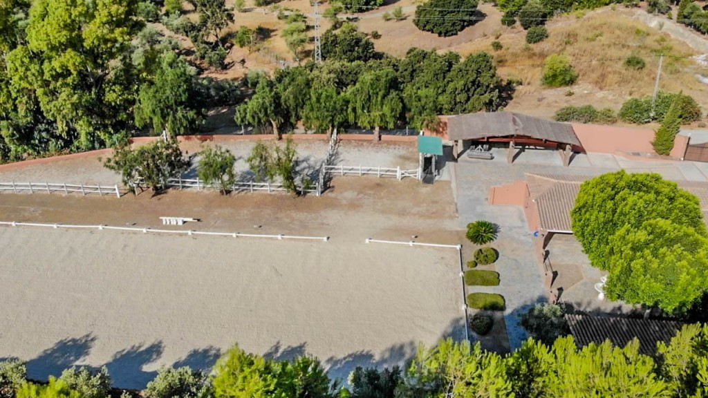 Finca for sale in Coín