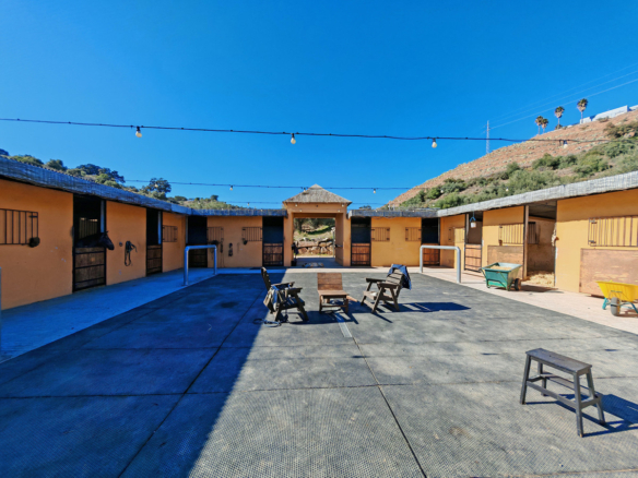 Finca zu verkaufen in Coín