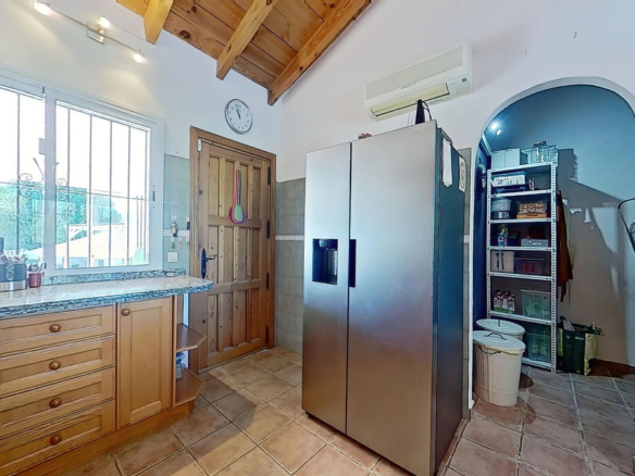 Finca for sale in Coín