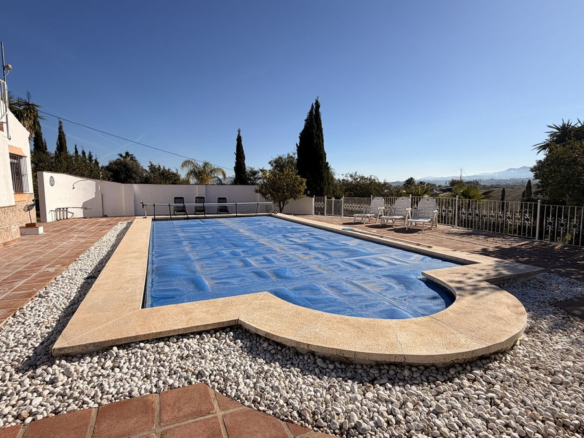 Finca for sale in Coín