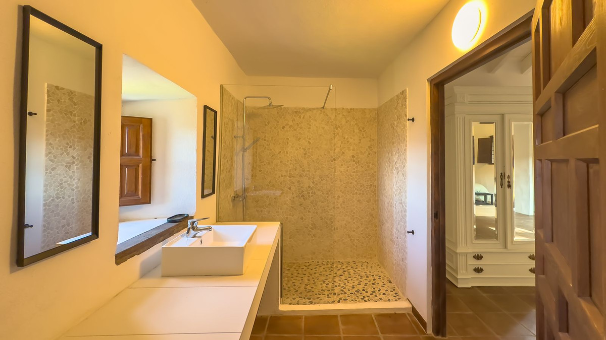 Finca for sale in Málaga