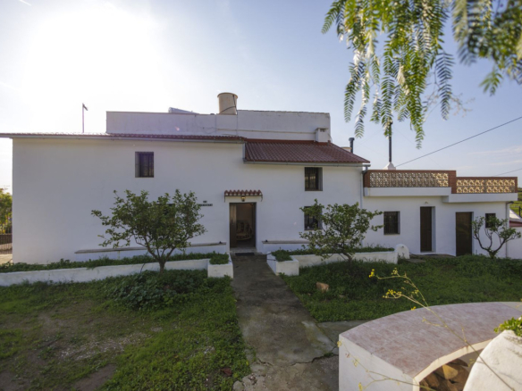 Finca for sale in Pizarra