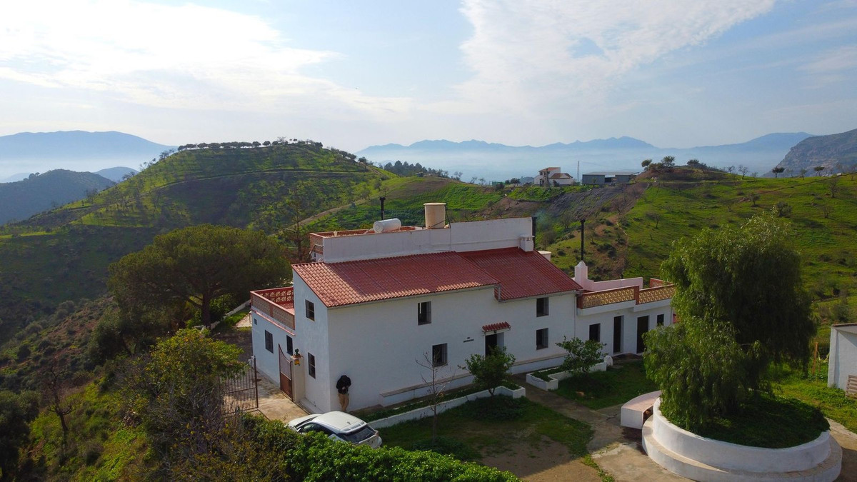 Finca for sale in Pizarra