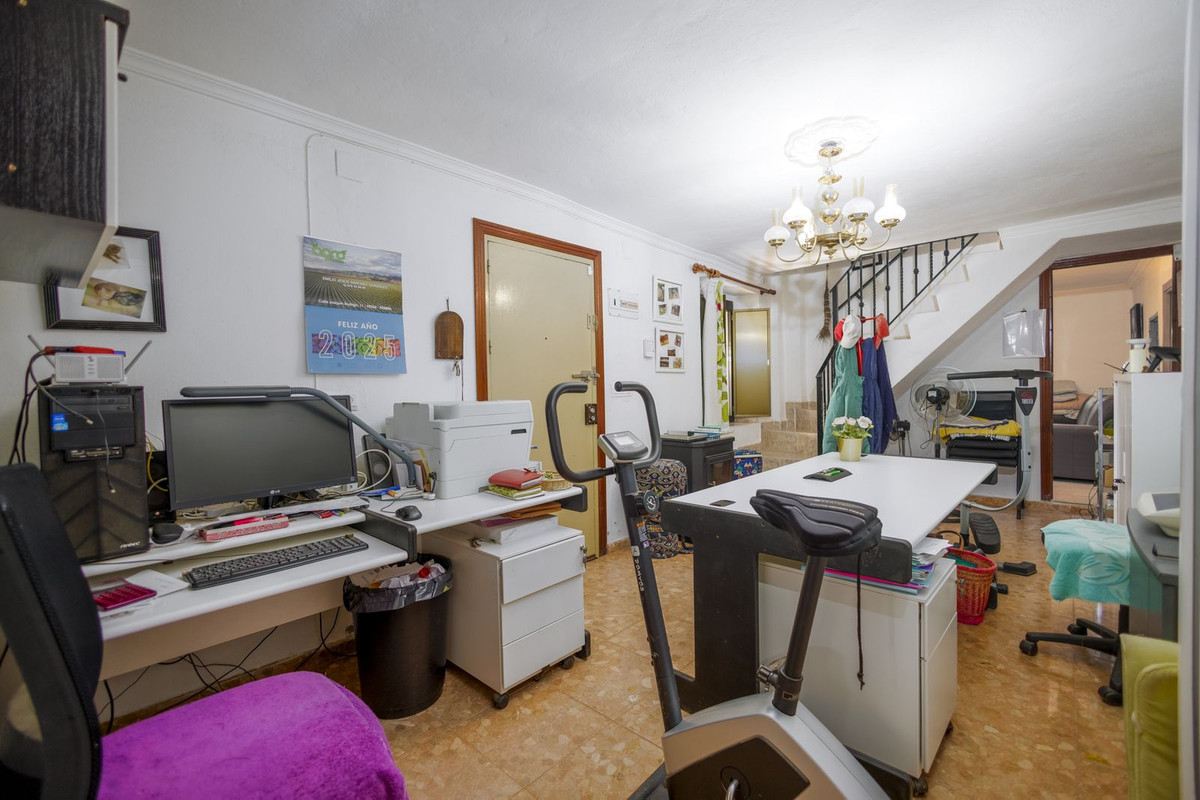 Finca for sale in Pizarra
