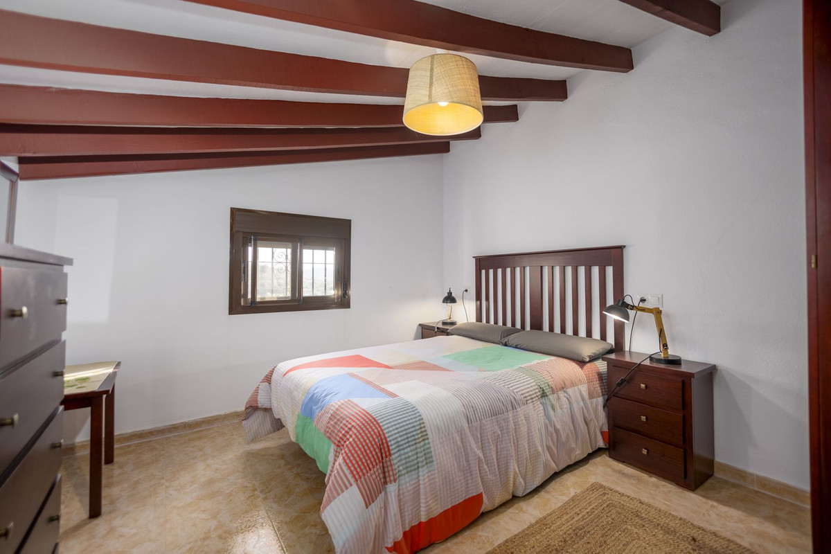 Finca for sale in Pizarra