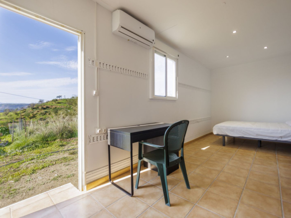 Finca for sale in Pizarra