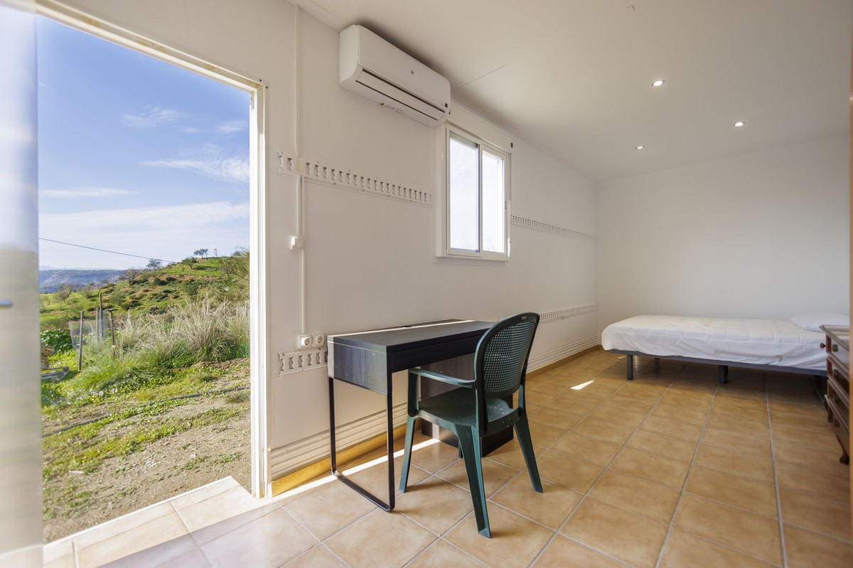 Finca for sale in Pizarra