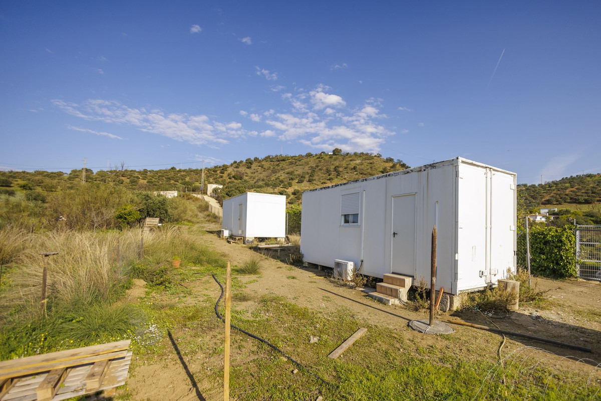 Finca for sale in Pizarra