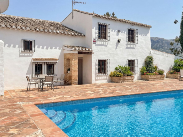 Finca for sale in Villanueva del Rosario