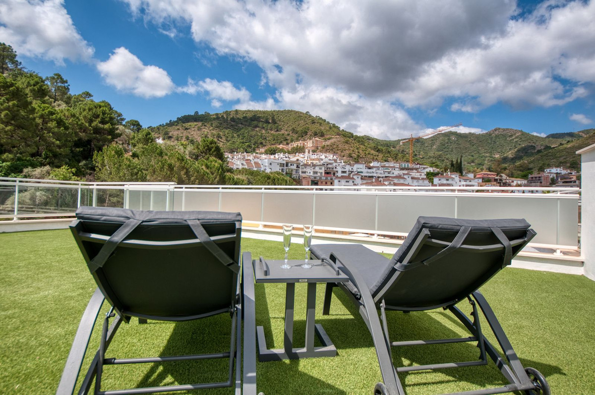 Penthouse for sale in Benahavís