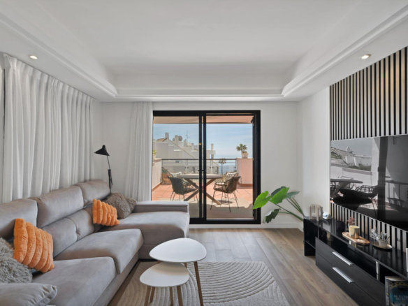 Penthouse for sale in Casares