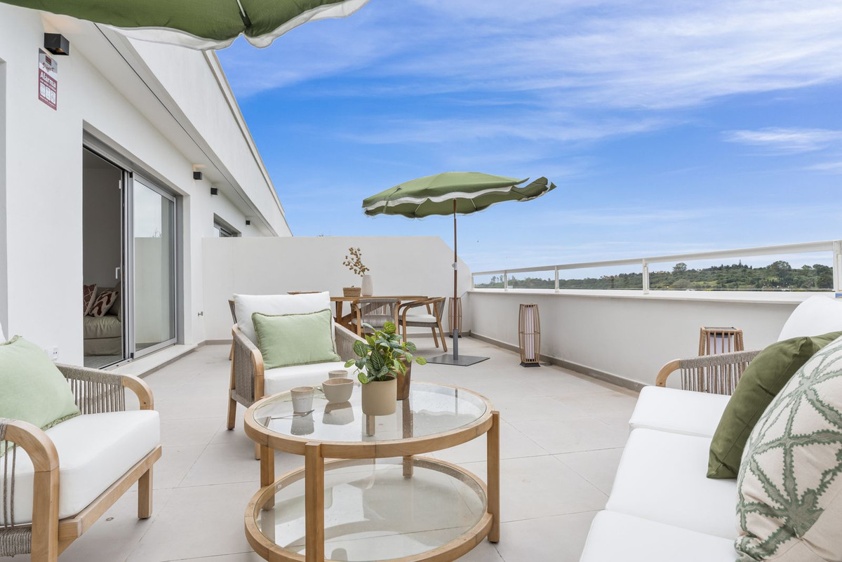 Penthouse for sale in Estepona