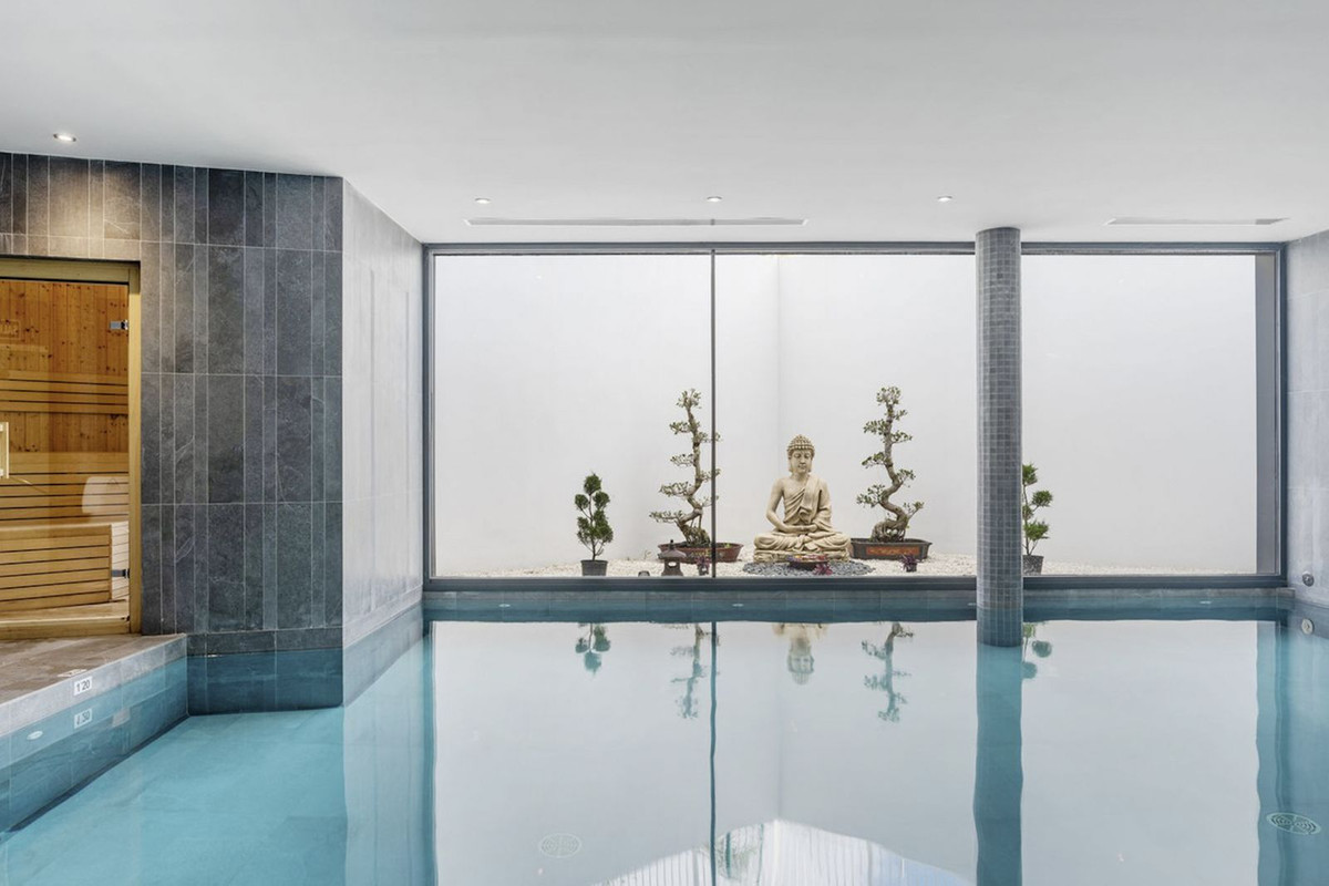 Penthouse for sale in Estepona