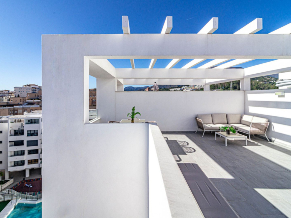 Penthouse for sale in Estepona