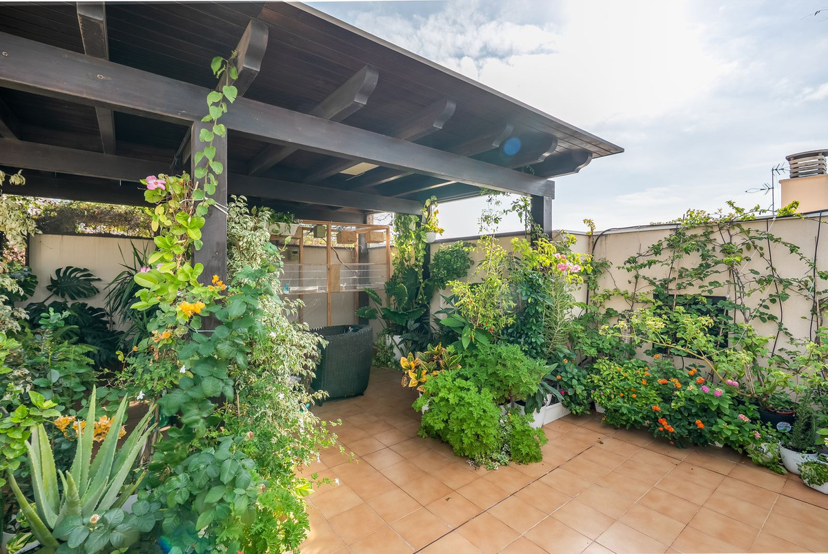 Penthouse for sale in Estepona