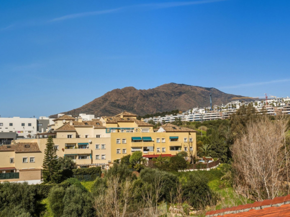 Penthouse for sale in Estepona