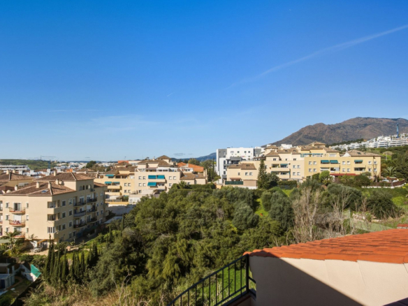 Penthouse for sale in Estepona