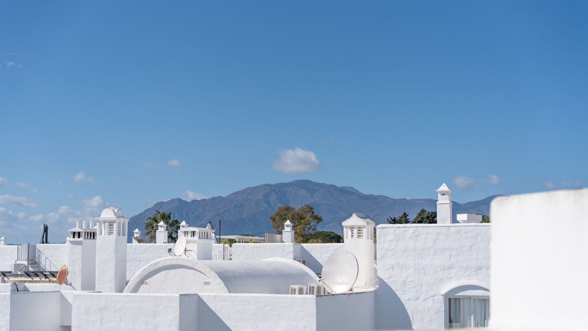 Penthouse for sale in Estepona