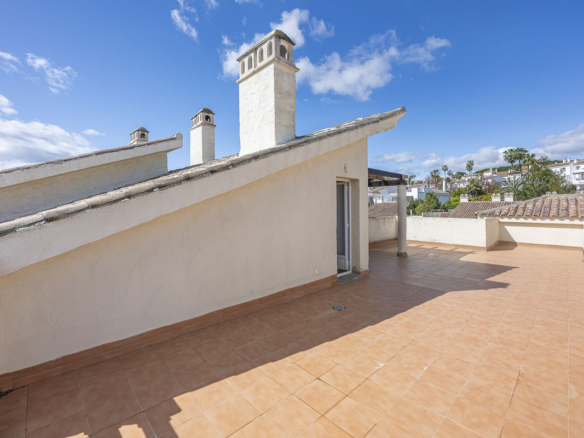 Penthouse for sale in Estepona