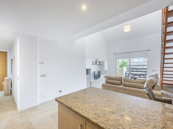 Penthouse for sale in Estepona