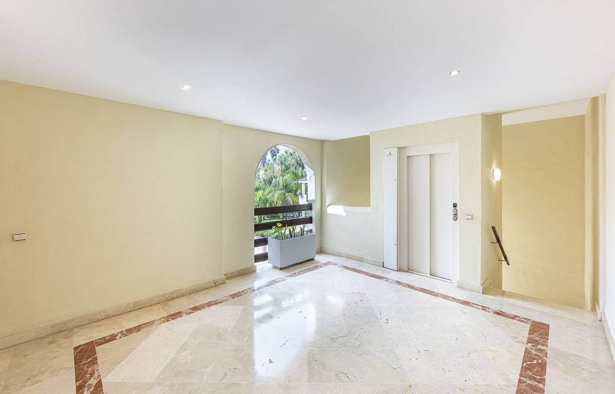 Penthouse for sale in Estepona