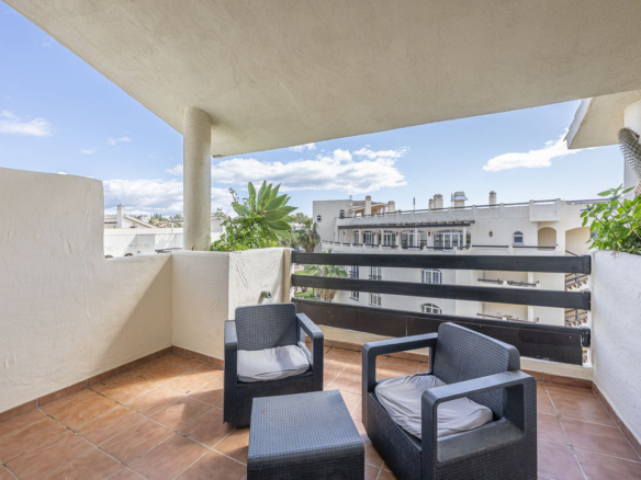 Penthouse for sale in Estepona