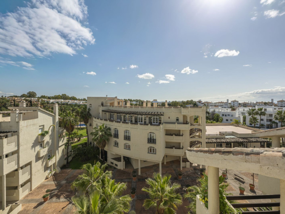 Penthouse for sale in Estepona