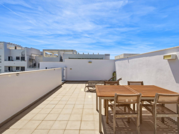 Penthouse for sale in Estepona