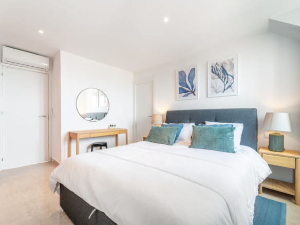 Penthouse for sale in Manilva