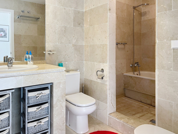 Penthouse for sale in Manilva
