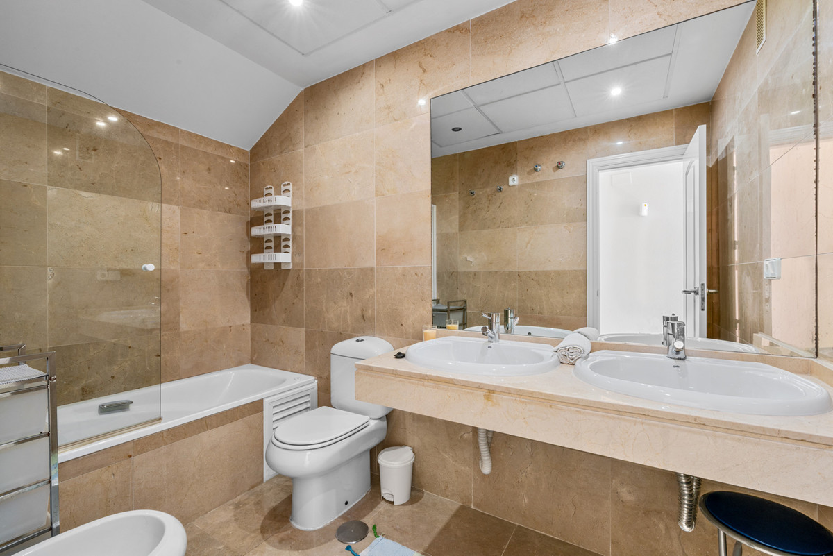 Penthouse for sale in Manilva