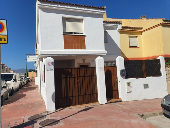 Townhouse for sale in Churriana