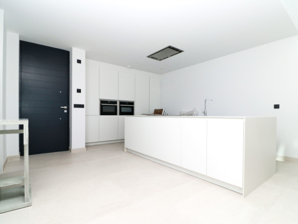 Townhouse for sale in Estepona