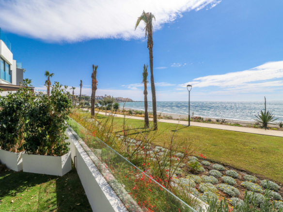 Townhouse for sale in Estepona